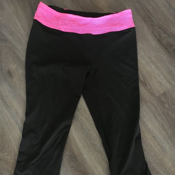 Victoria's Secret Cropped Leggings (Small) - Picture 1 of 3